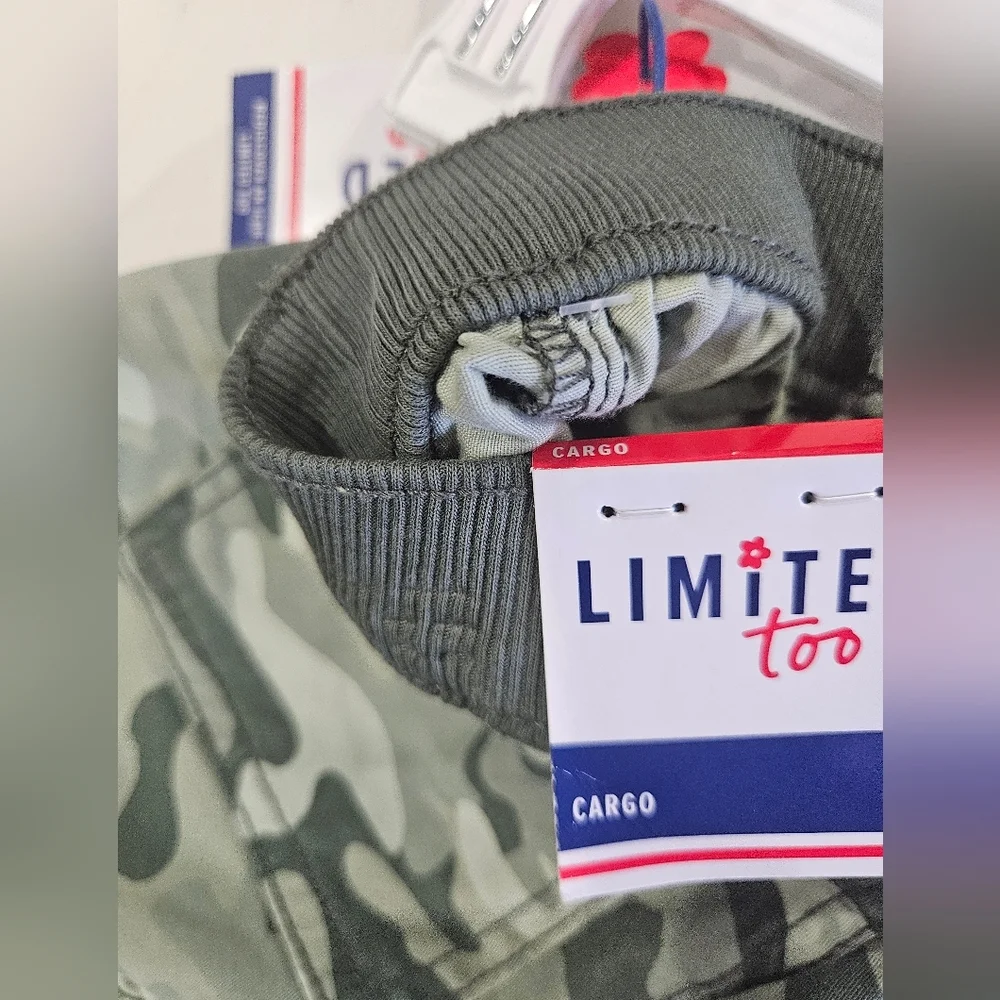 Limited Too Girls Green Camo Army print Cargo pants NEW. Casual Y2k Streetwear - Picture 3 of 9
